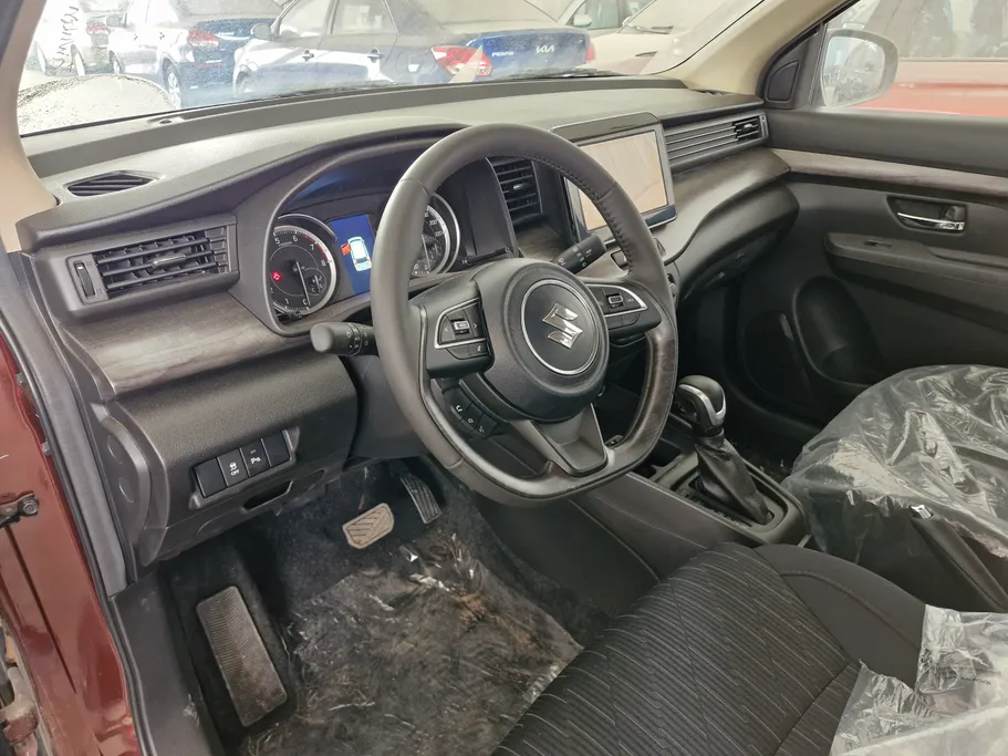 سوزوكي ارتيجا GLX 2025 