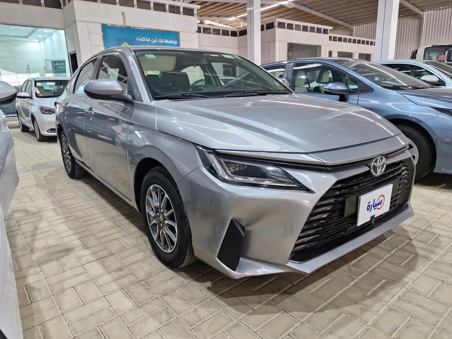 2023 Toyota Yaris  Y 