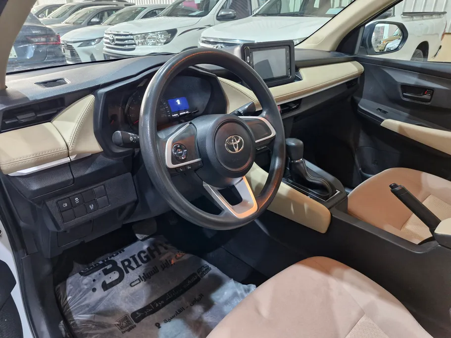 2023 Toyota Yaris  Y 