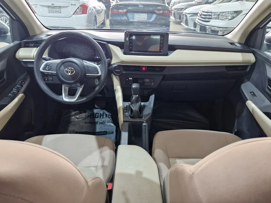 2023 Toyota Yaris  Y 