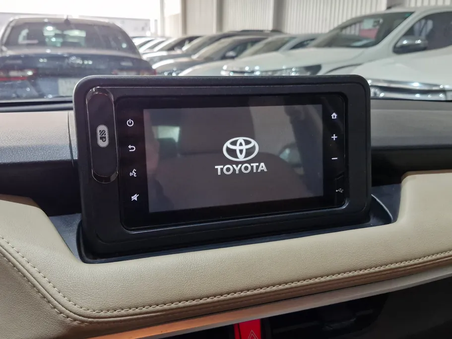 2023 Toyota Yaris  Y 