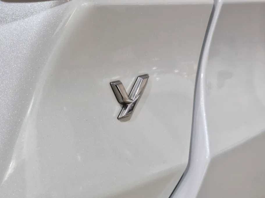 2023 Toyota Yaris  Y 