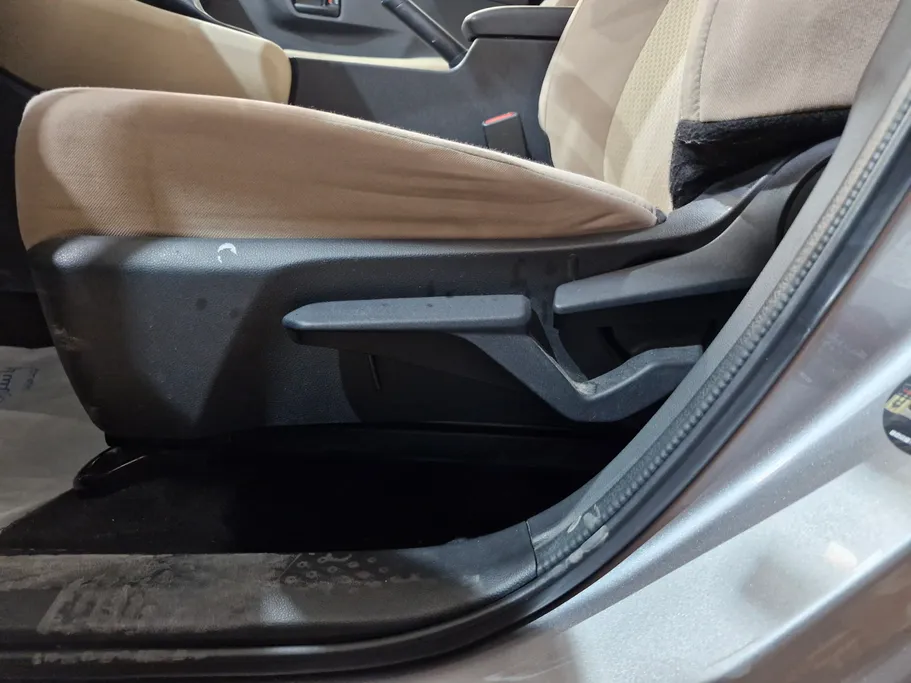 تويوتا يارس Y 2023 