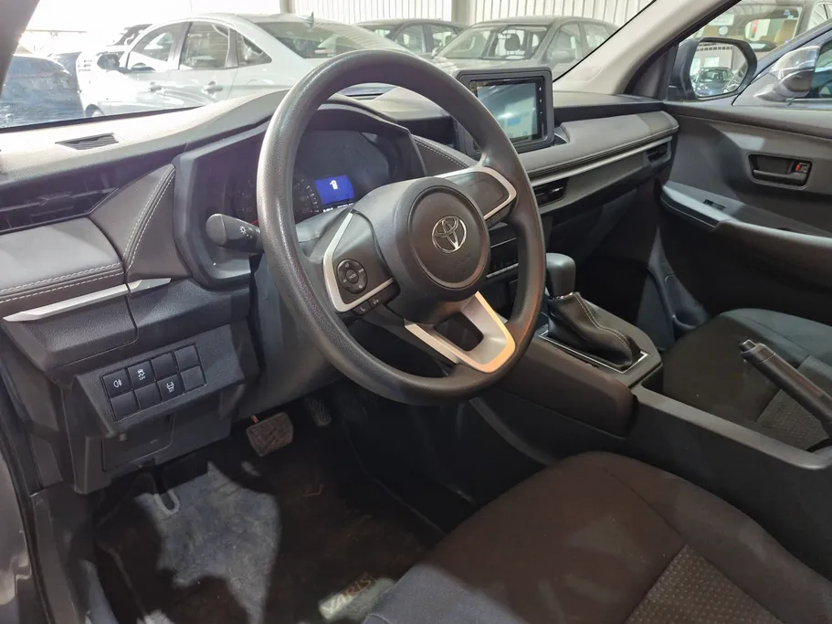 2024 Toyota Yaris  Y 