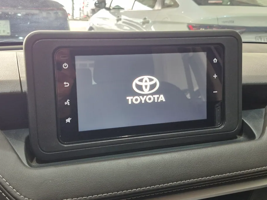 2024 Toyota Yaris  Y 