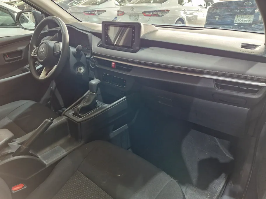 2024 Toyota Yaris  Y 