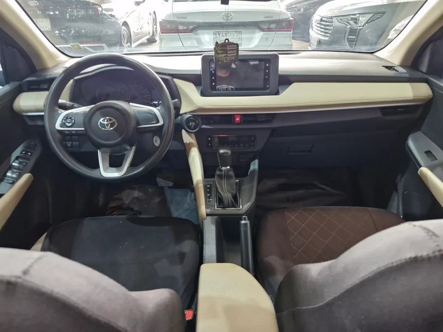 2023 Toyota Yaris  Y 