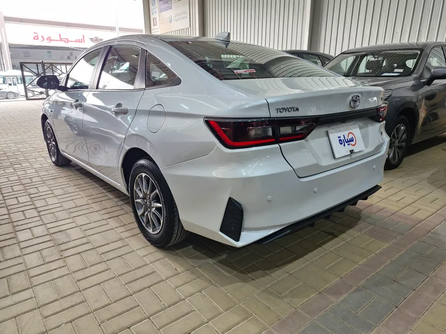 2023 Toyota Yaris  Y 