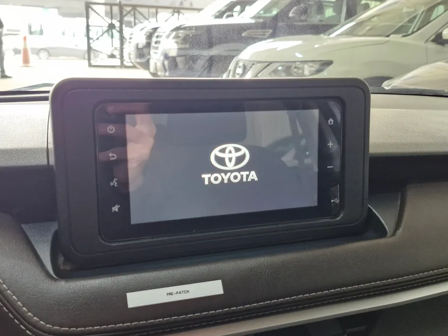 2023 Toyota Yaris  Y 