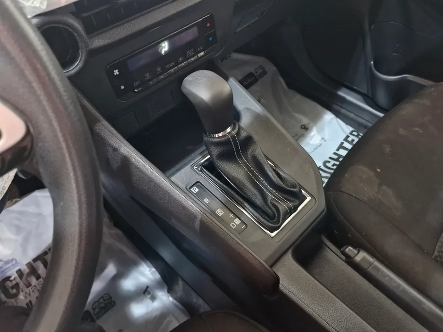 2023 Toyota Yaris  Y 