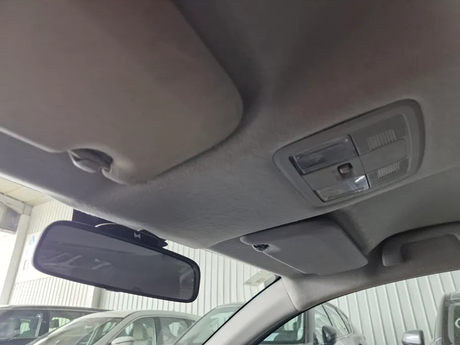 2023 Toyota Yaris  Y 