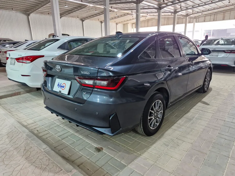 2023 Toyota Yaris  Y 