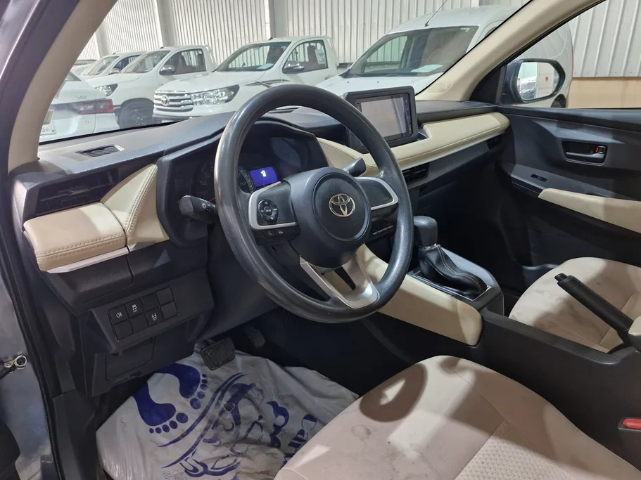 2023 Toyota Yaris  Y 