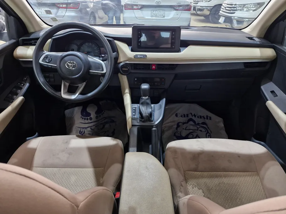 2023 Toyota Yaris  Y 