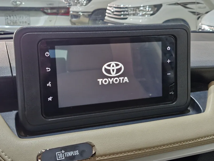 2023 Toyota Yaris  Y 