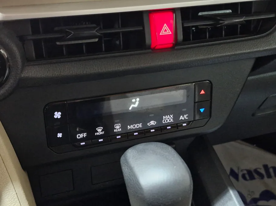 2023 Toyota Yaris  Y 