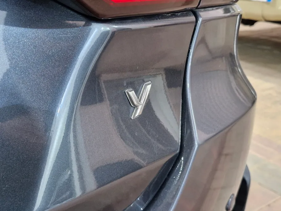 2023 Toyota Yaris  Y 