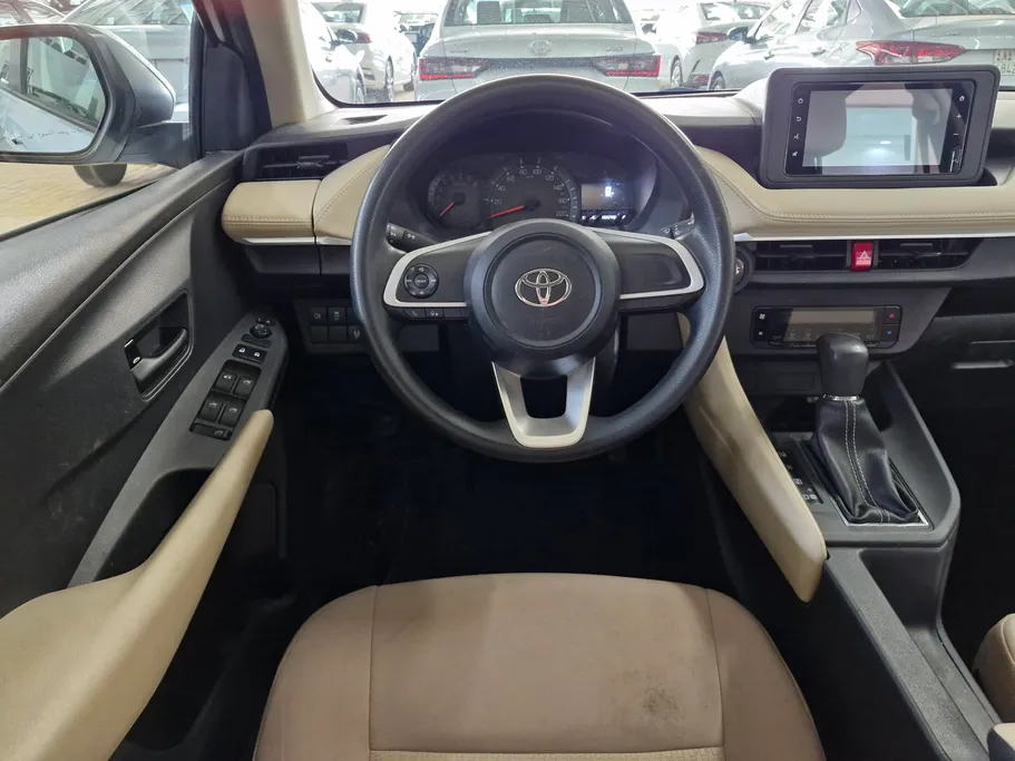 تويوتا يارس Y 2023 