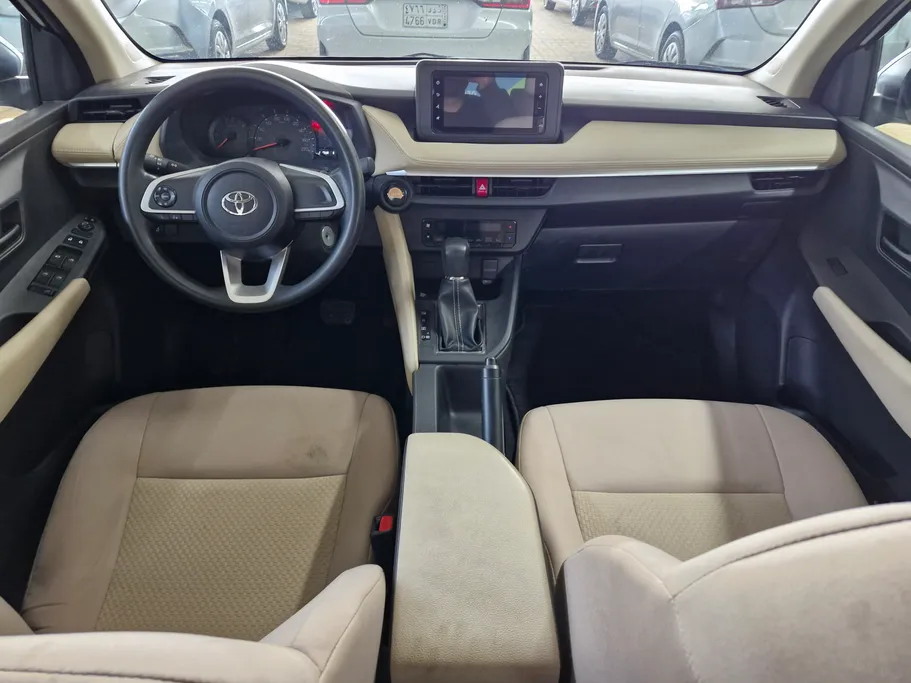 تويوتا يارس Y 2023 