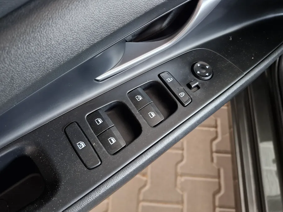 2023 Hyundai Elantra Smart 