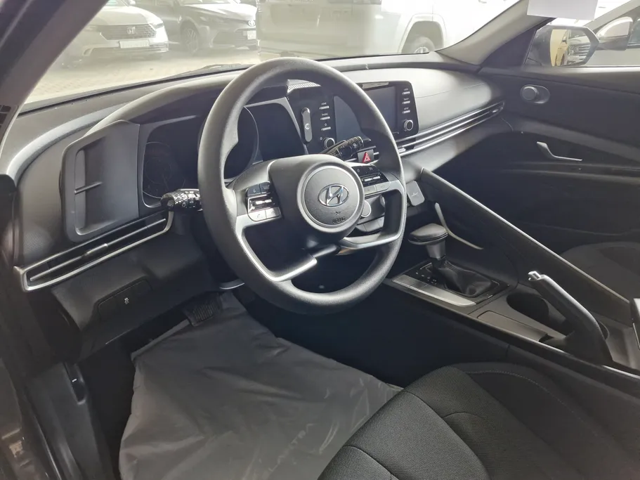 2023 Hyundai Elantra Smart 