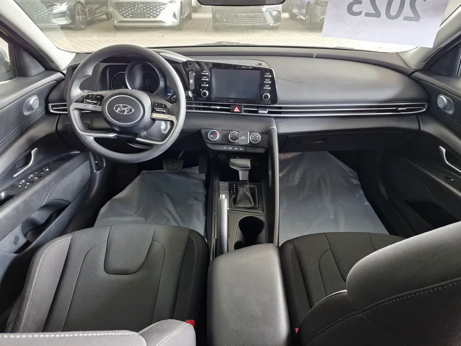 2023 Hyundai Elantra Smart 