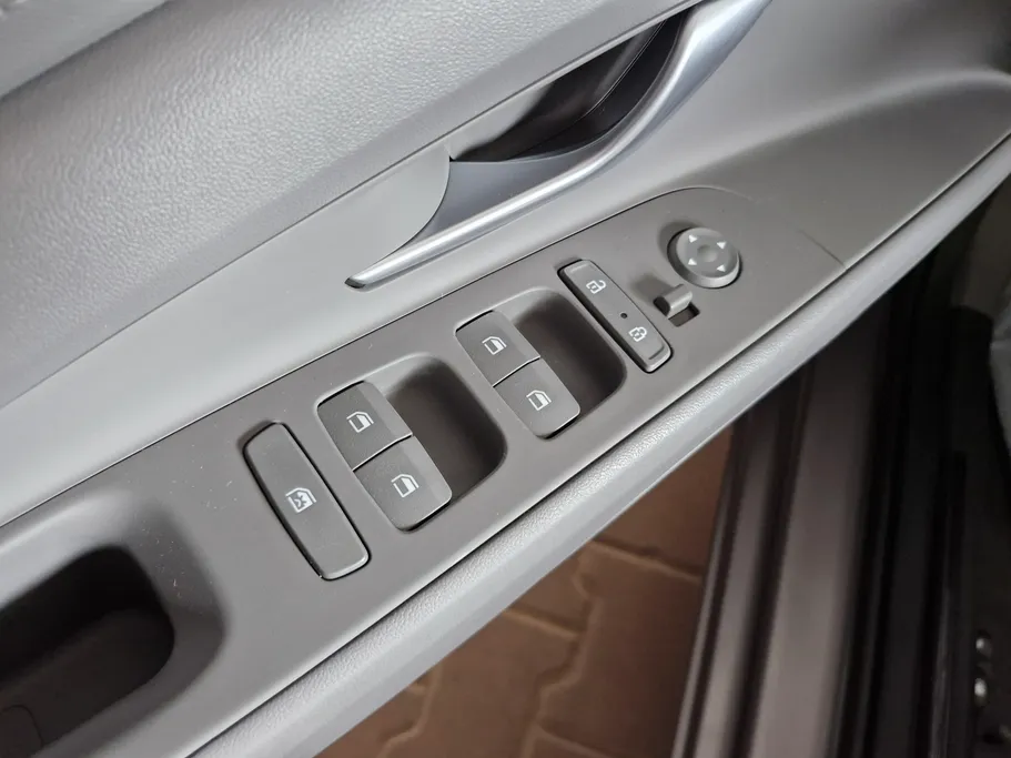 2022 Hyundai Elantra Smart 