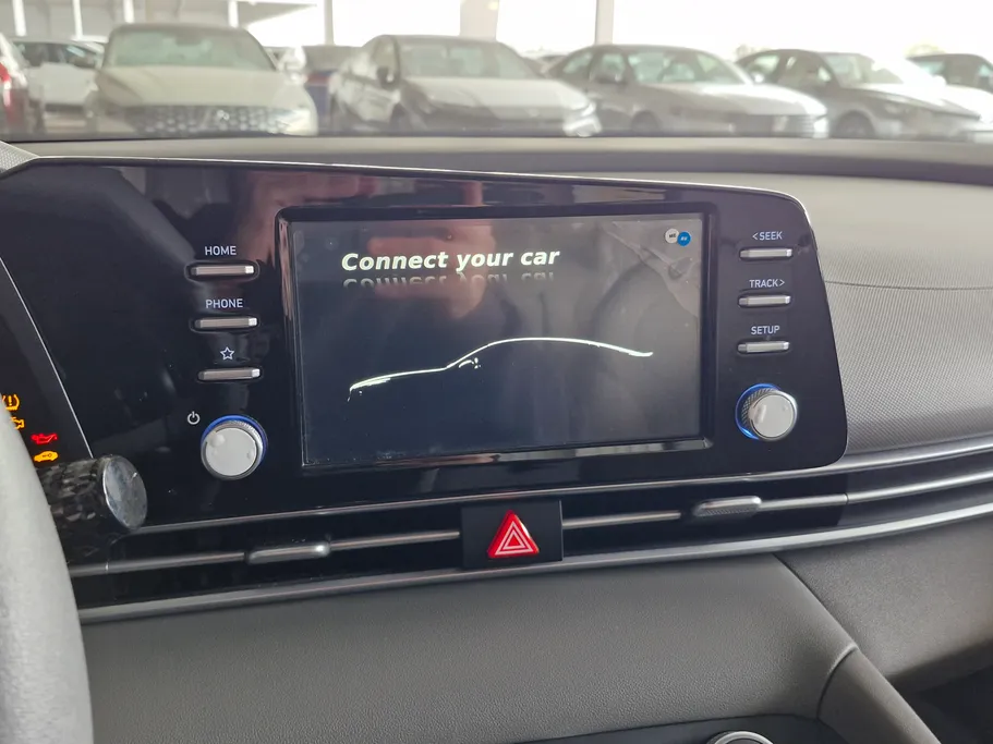 2022 Hyundai Elantra Smart 