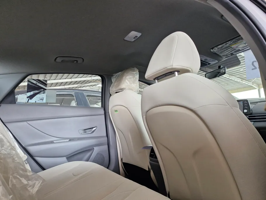 2022 Hyundai Elantra Smart 