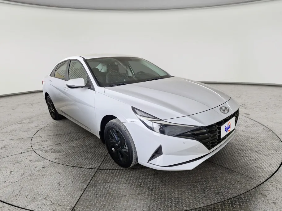 2023 Hyundai Elantra Smart 