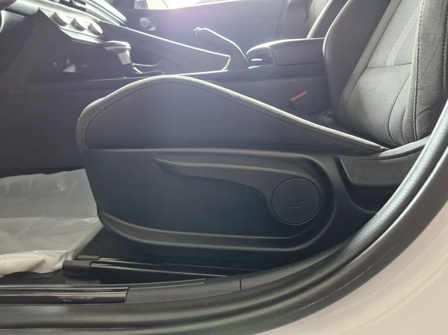 2023 Hyundai Elantra Smart 