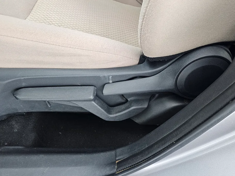 2023 Toyota Yaris  Y 