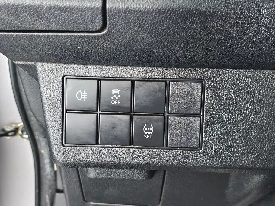 2023 Toyota Yaris  Y 