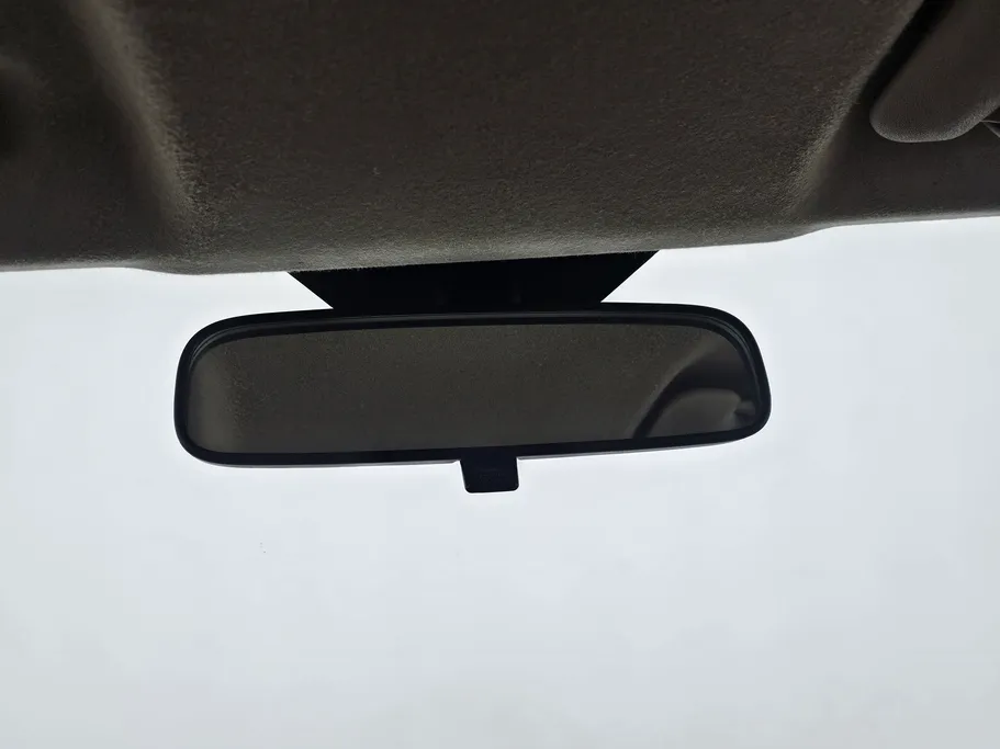 2023 Toyota Yaris  Y 