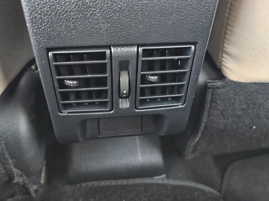 2023 Toyota Yaris  Y 