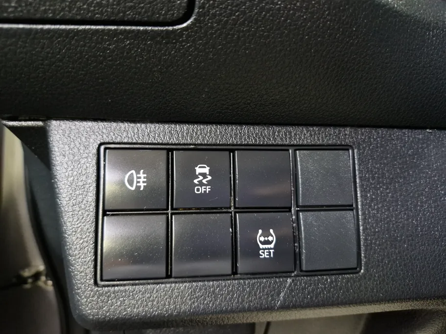 تويوتا يارس Y 2023 