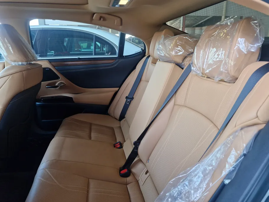 لكزس ES 350 DD 2025 