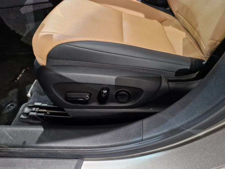 2023 Lexus ES 300 AH Hybrid  