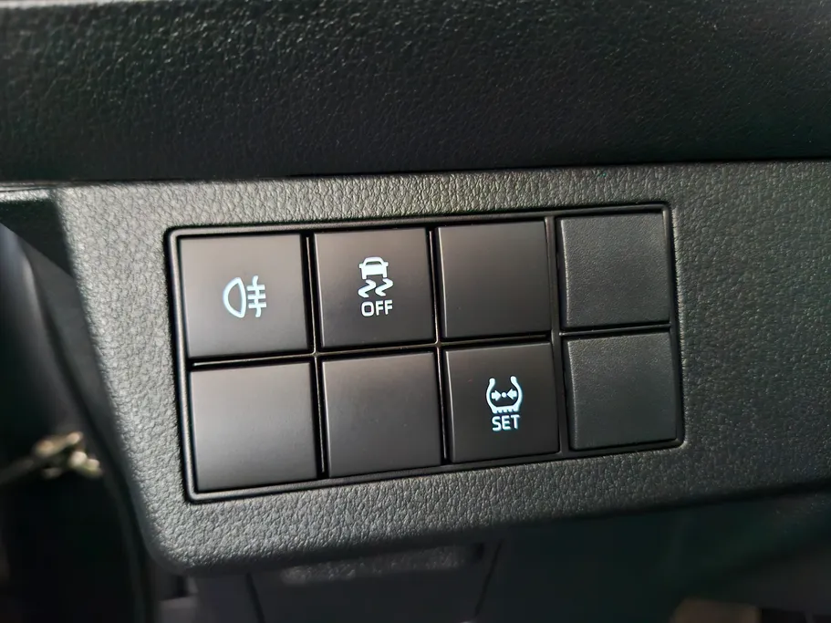 تويوتا يارس Y 2023 