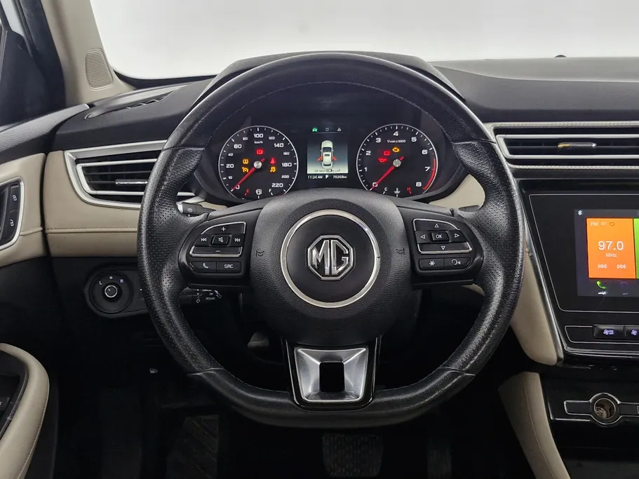 ام جي 5 COM 2022 