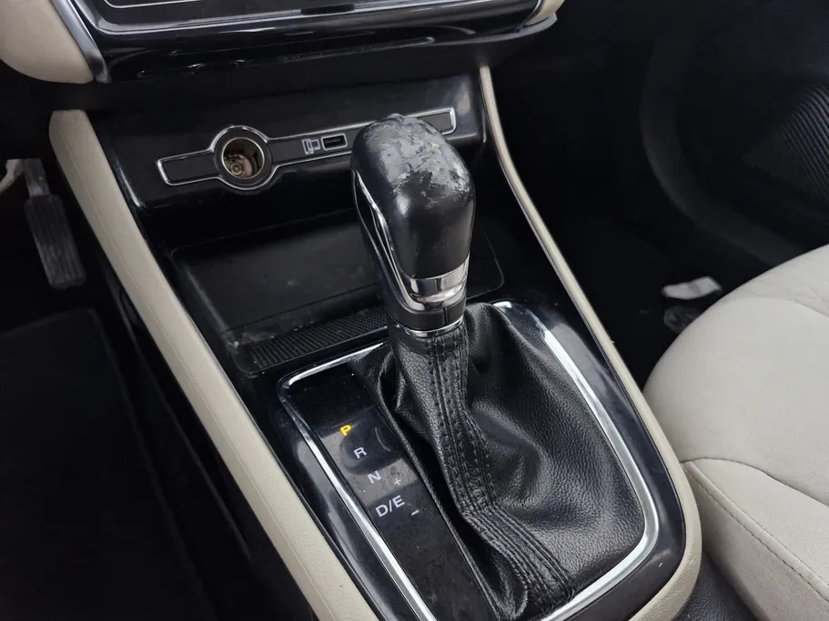 ام جي 5 COM 2022 