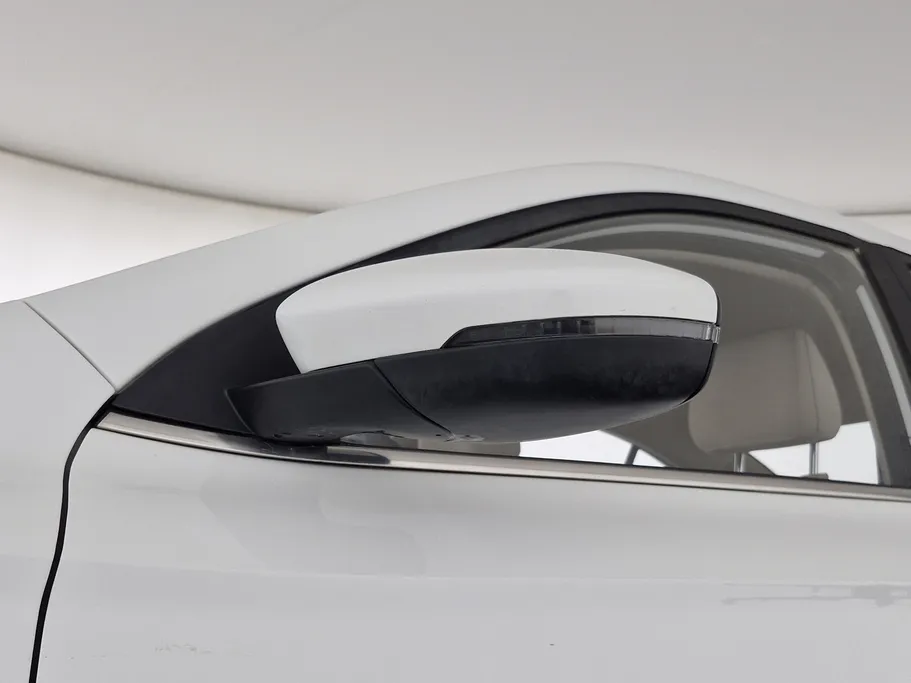 ام جي 5 COM 2022 