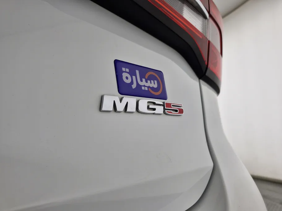 ام جي 5 COM 2022 