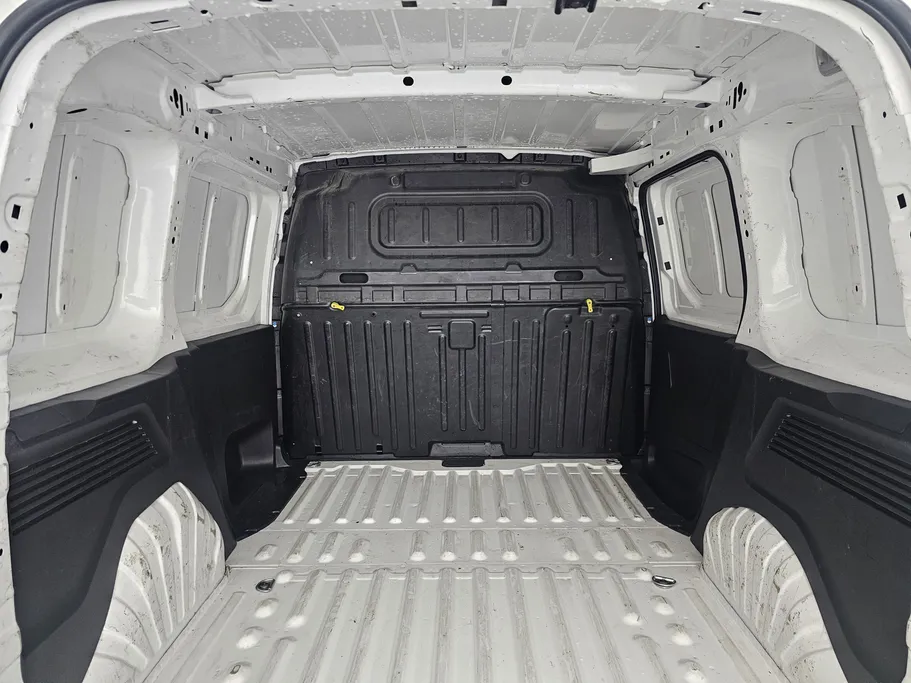 2022 Peugeot Partner Long van 