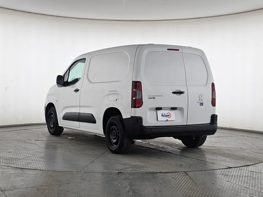 2022 Peugeot Partner Long van 