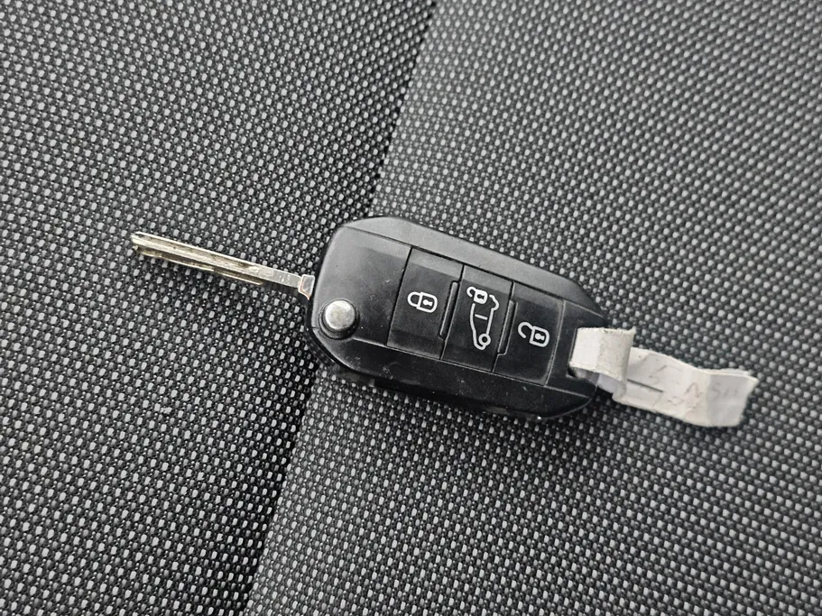 2022 Peugeot Partner Long van 