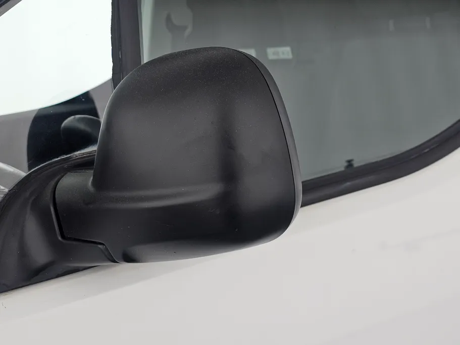 2022 Peugeot Partner Long van 