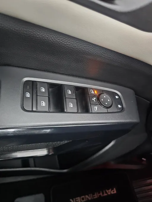 2024 Nissan Pathfinder S 