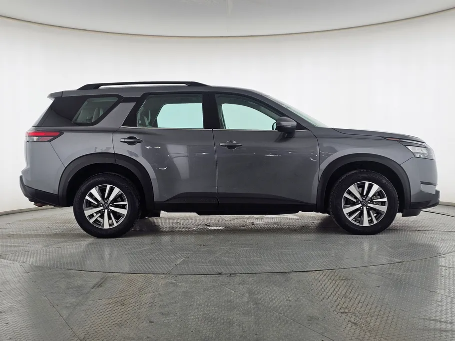 2024 Nissan Pathfinder S 