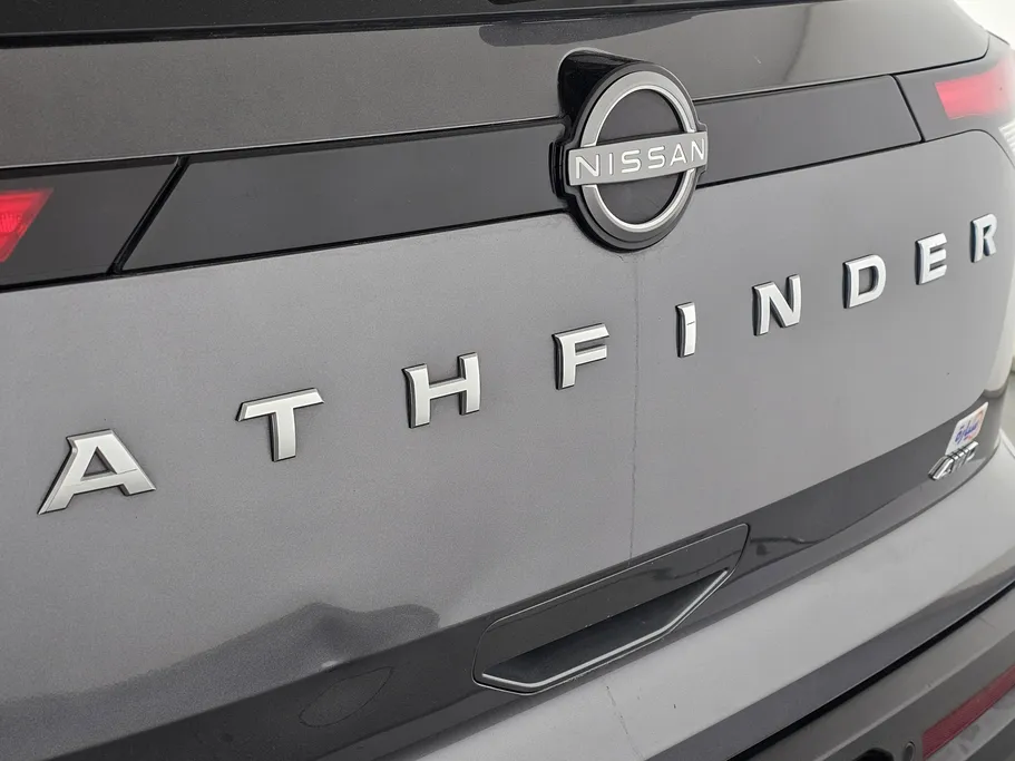 2024 Nissan Pathfinder S 